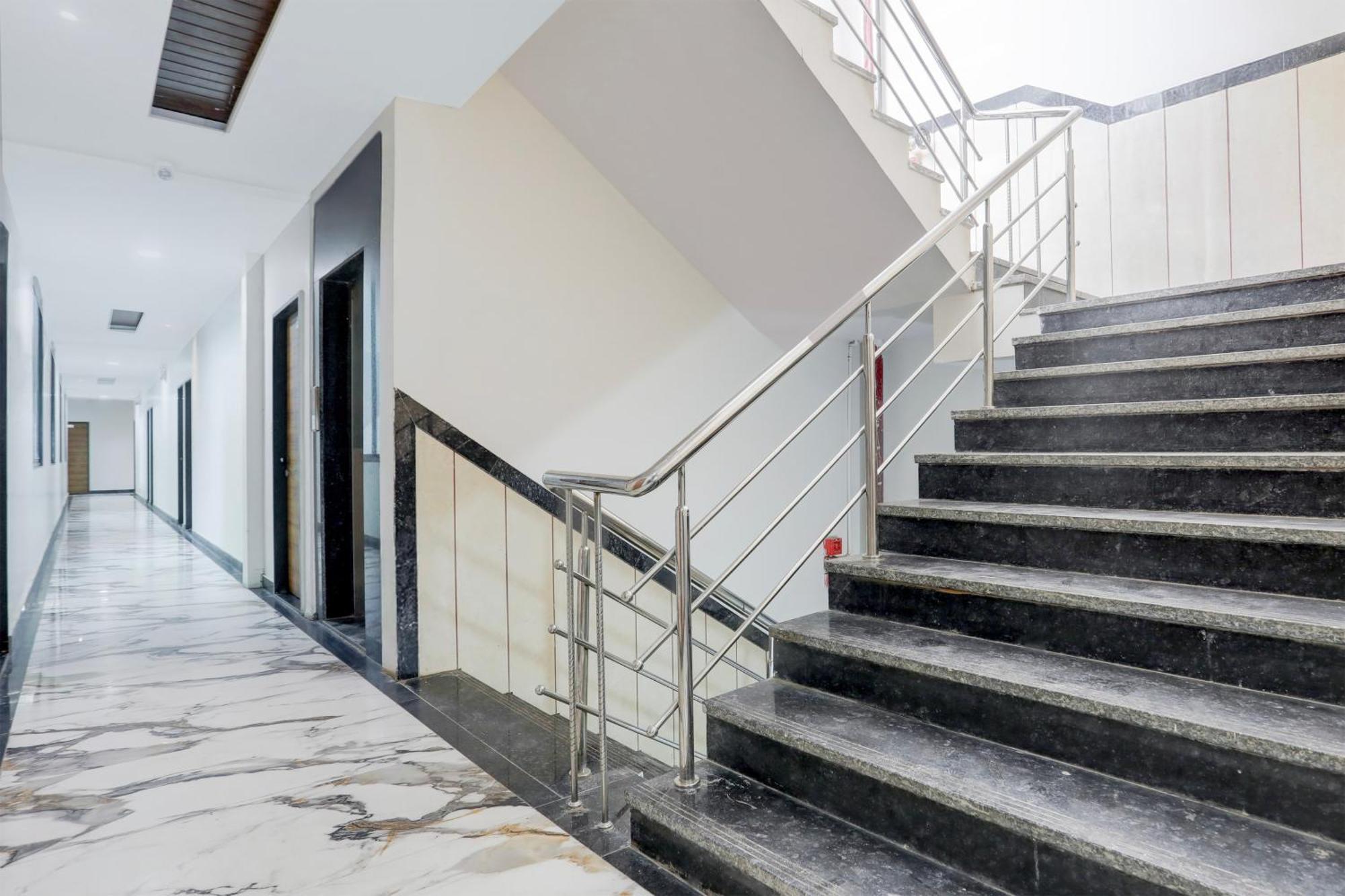 Super Townhouse Ambaji Formerly Hotel Kardhar Inn Dış mekan fotoğraf